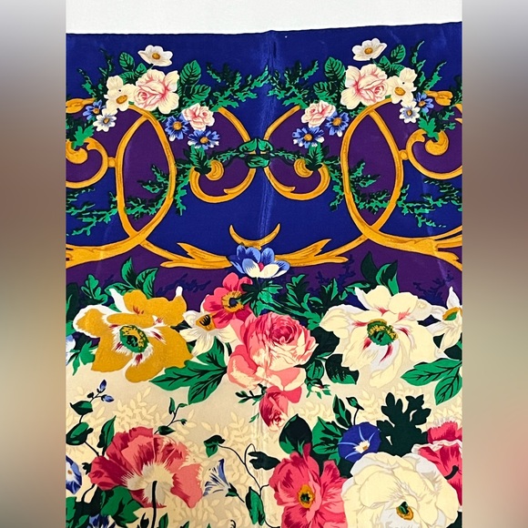 •Vintage Ann Klein Vera Silk Floral Signed Scarf 34 1/2 X 34 1/2” Made In Japan - Picture 7 of 9